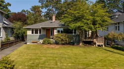645 Transit Rd Oak Bay, BC V8S 4Z4