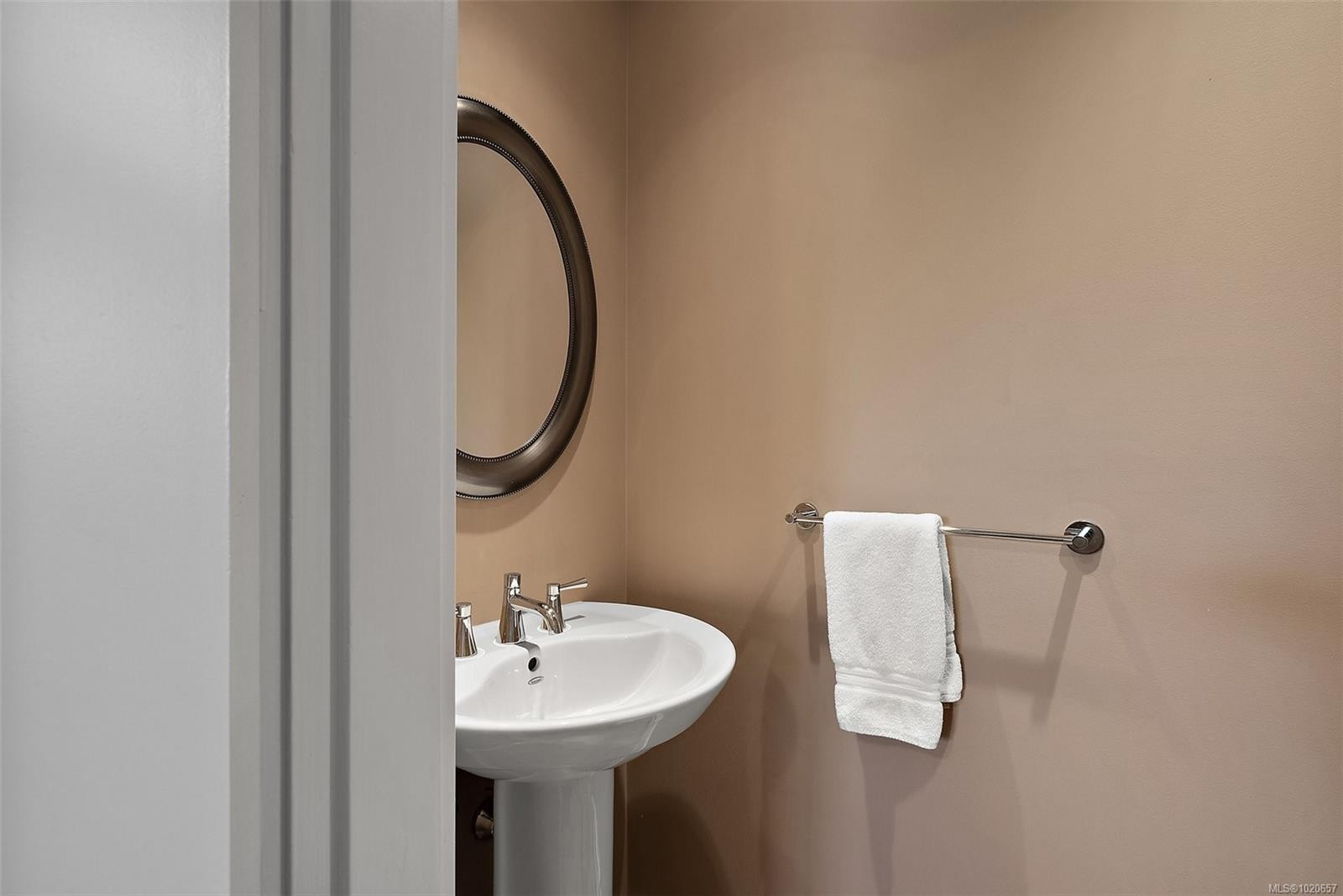 2518 Monte Vista Pl, Central Saanich, BC