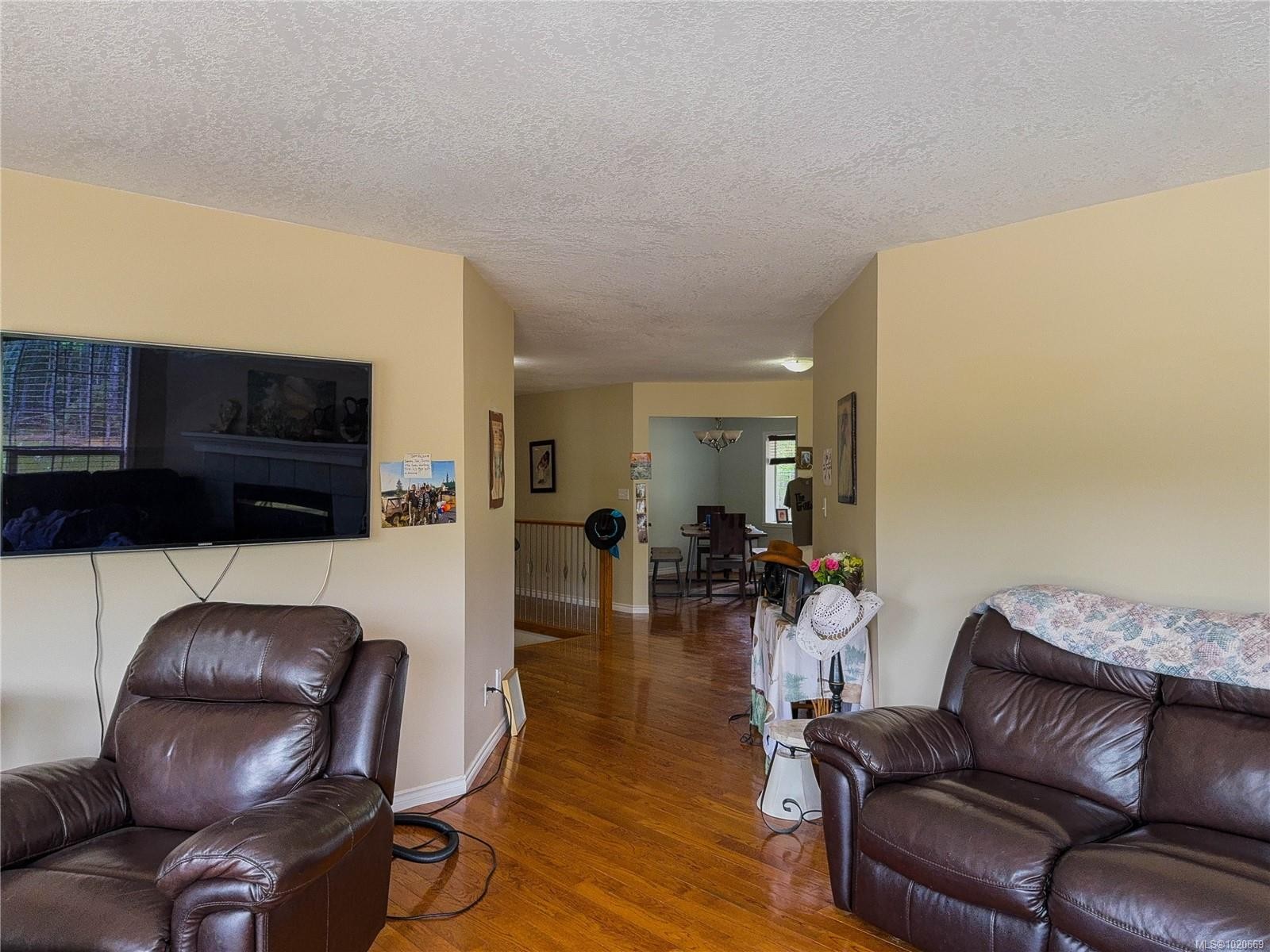 2075 Parkway Pl, Errington, BC