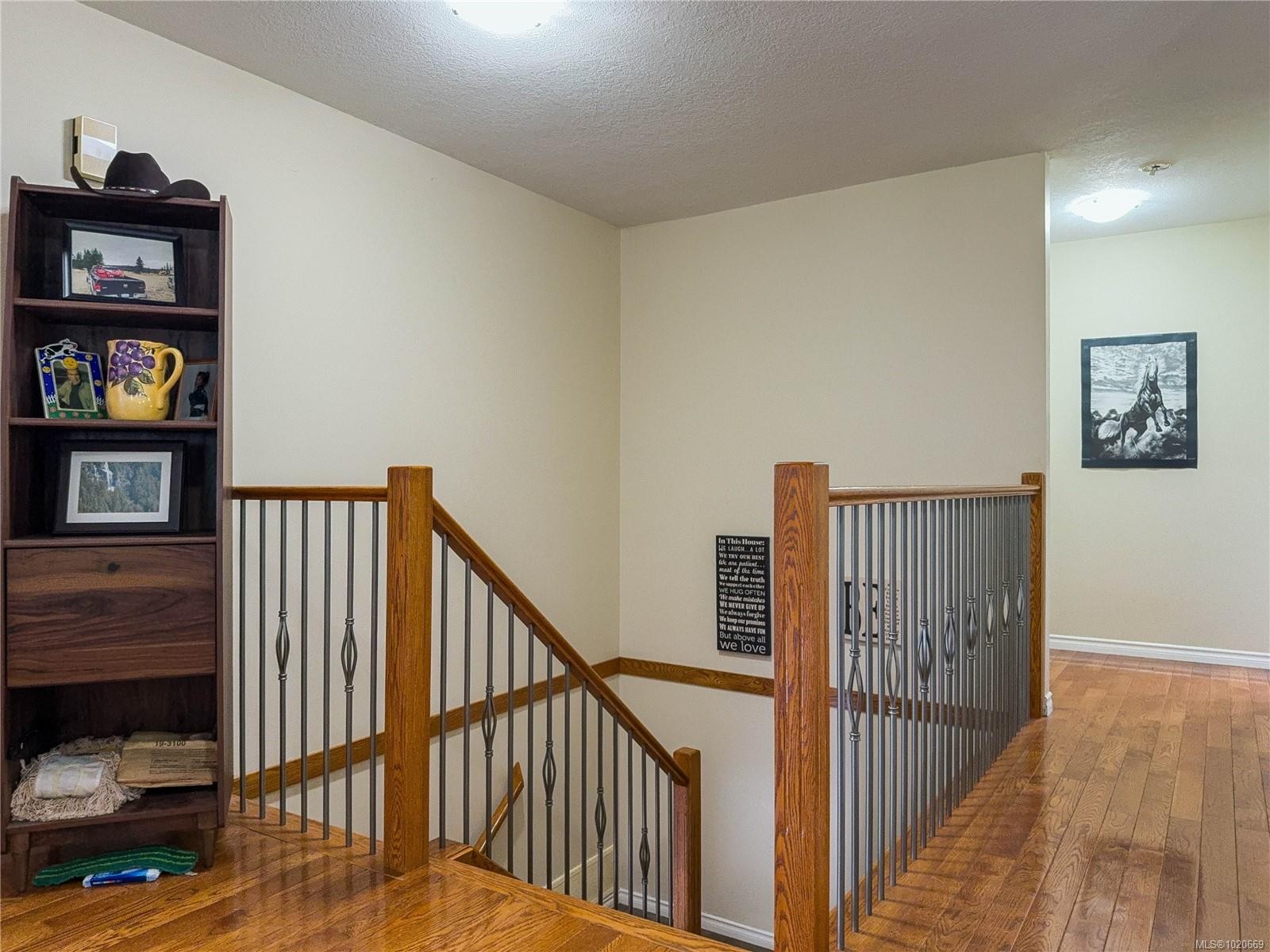 2075 Parkway Pl, Errington, BC