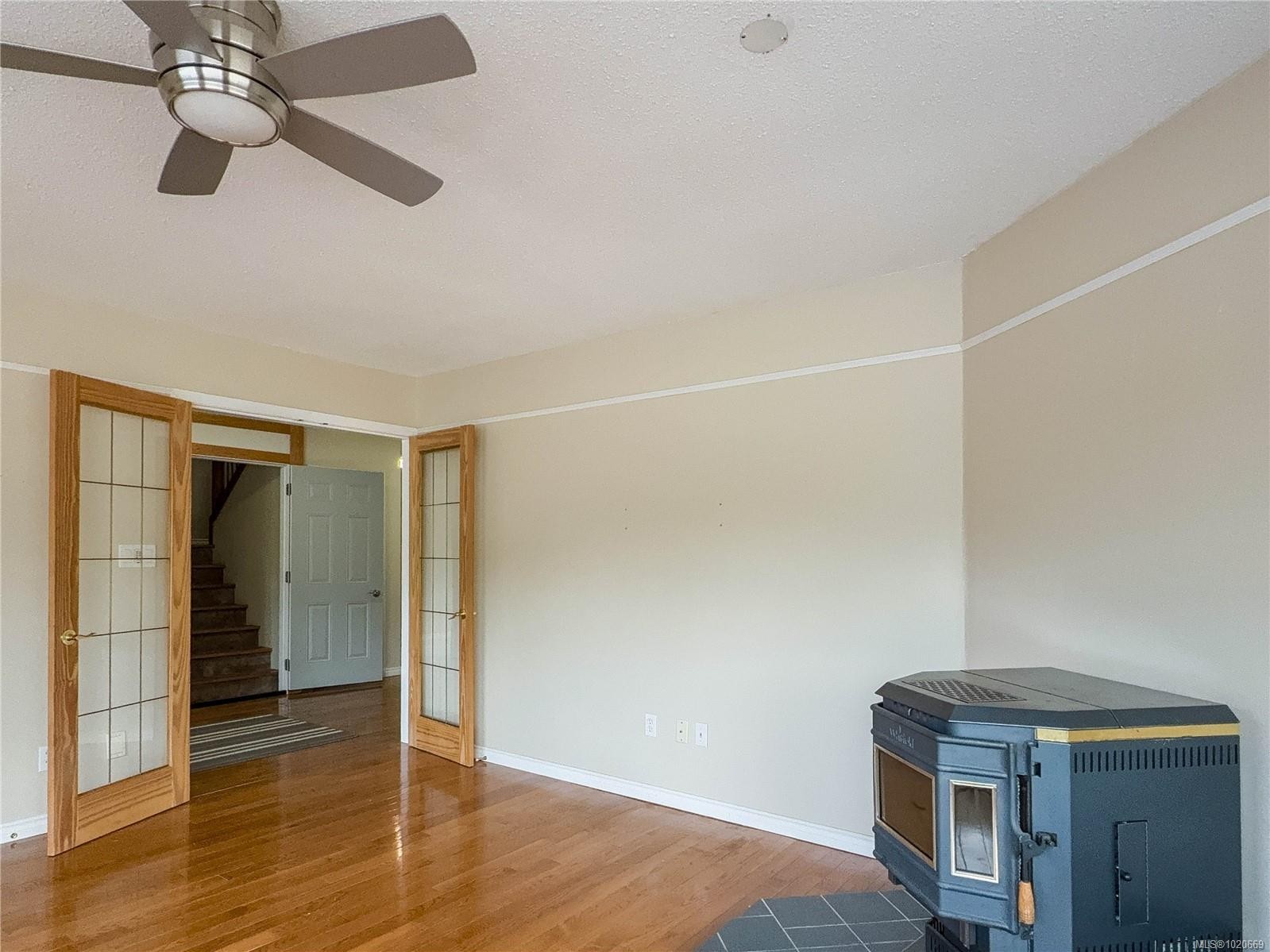 2075 Parkway Pl, Errington, BC