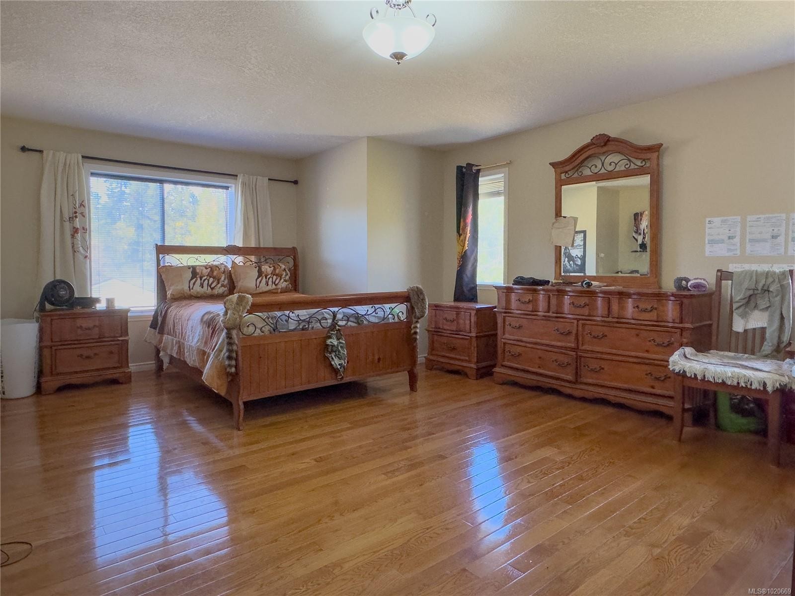 2075 Parkway Pl, Errington, BC