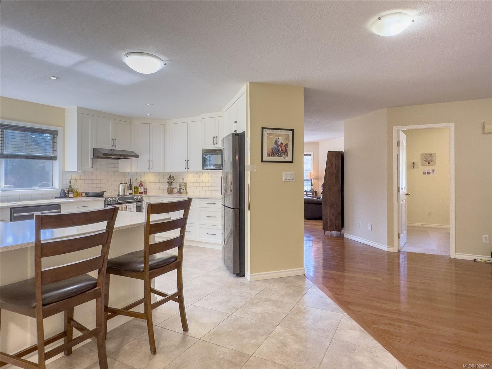 2075 Parkway Pl, Errington, BC