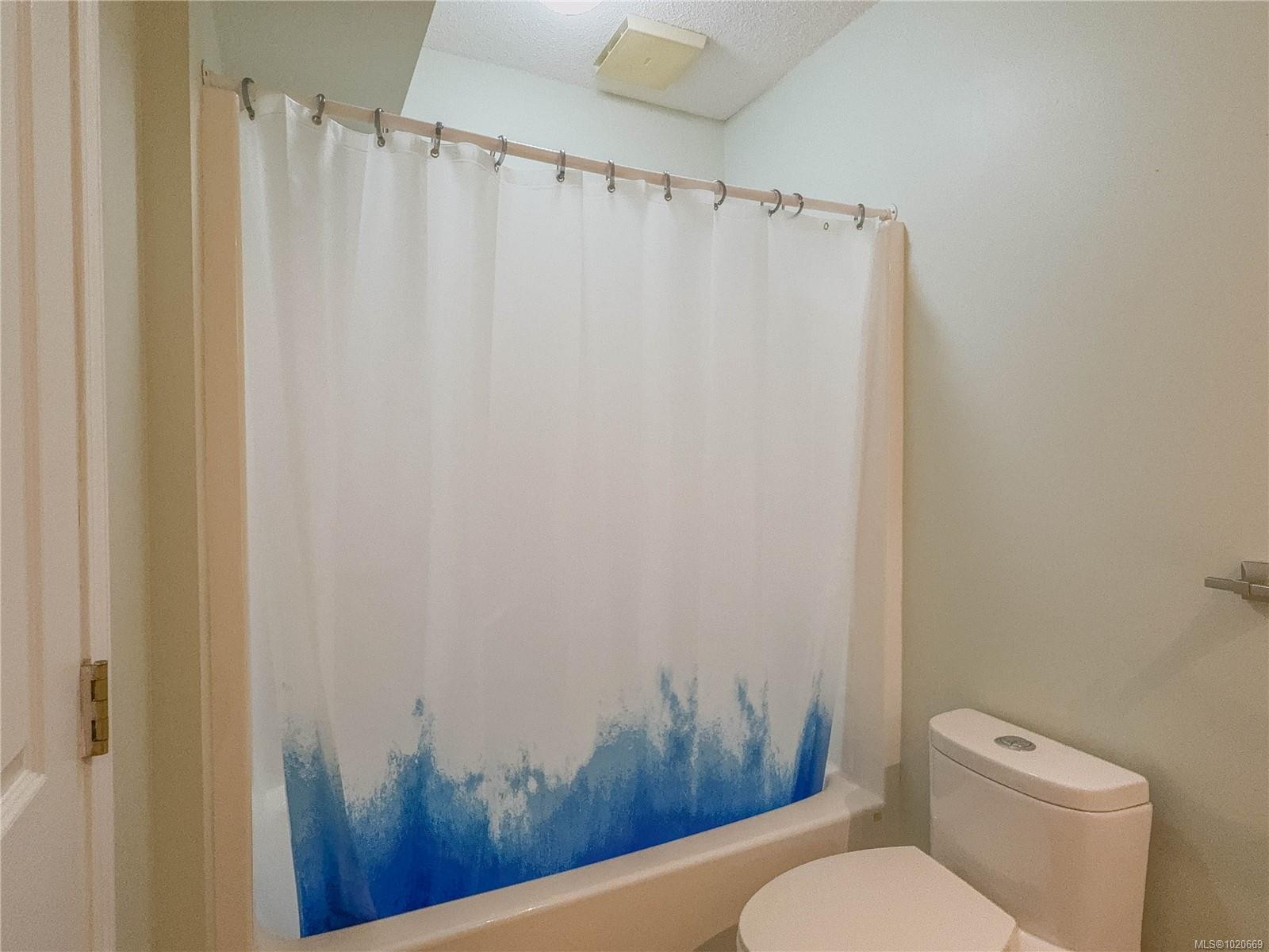 2075 Parkway Pl, Errington, BC