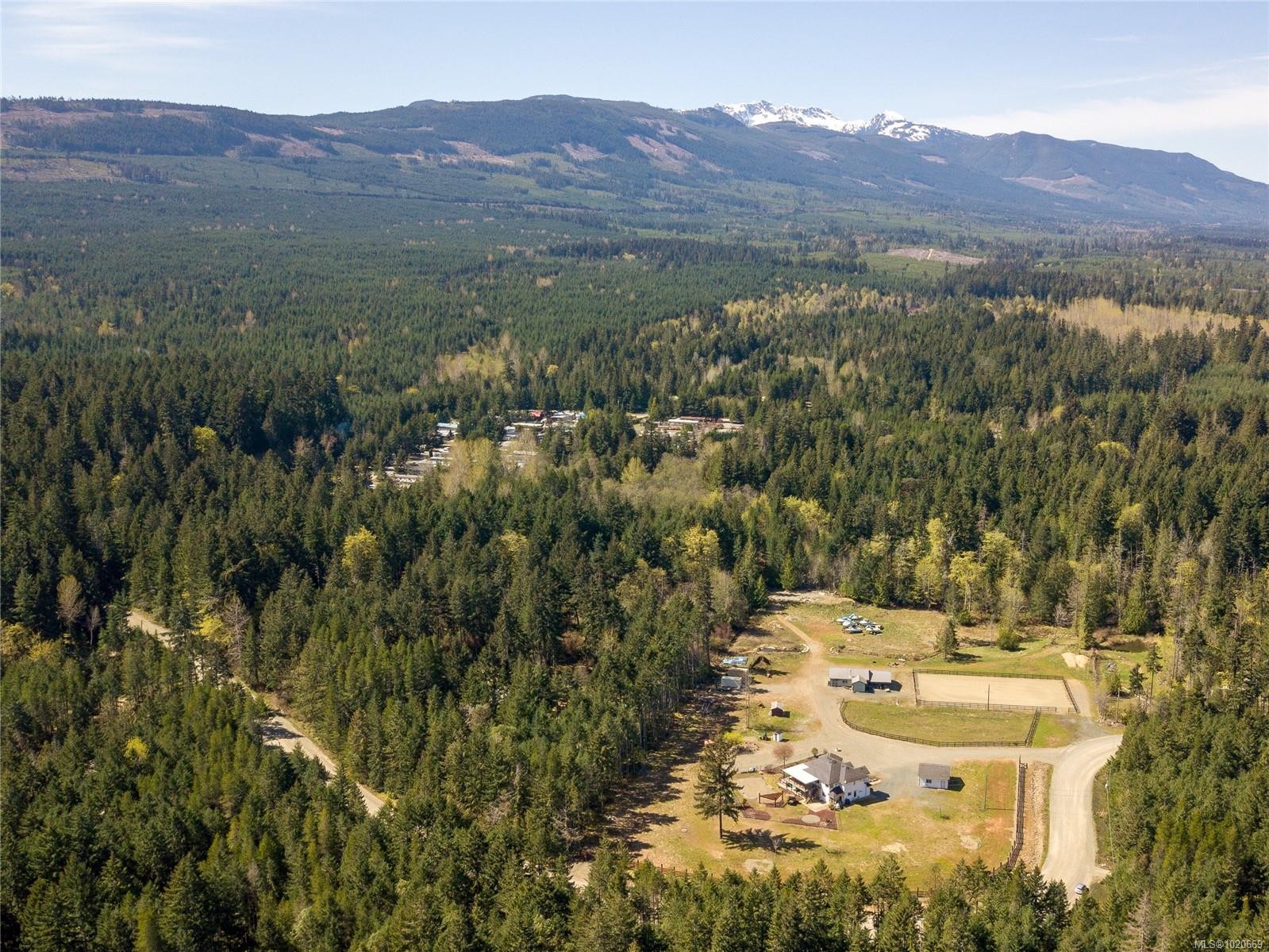 2075 Parkway Pl, Errington, BC