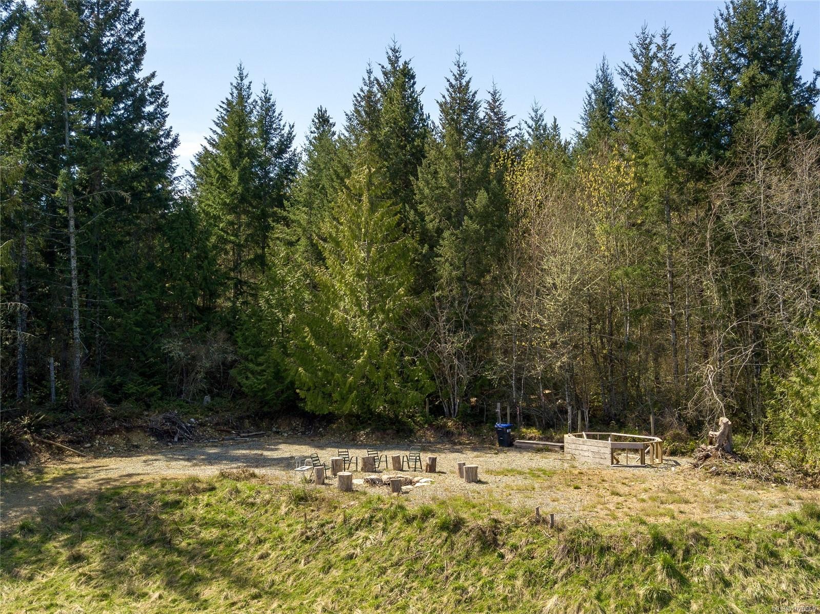 2075 Parkway Pl, Errington, BC