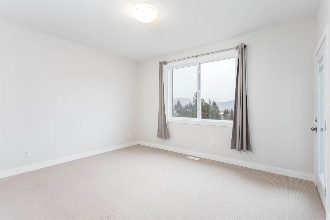 1807 Gallon Avenue, Lumby, BC - Indoor Photo Showing Other Room