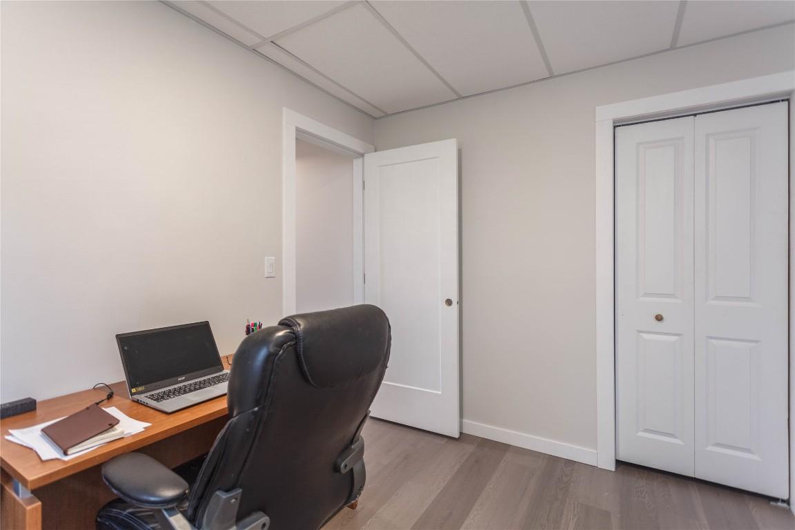 1807 Gallon Avenue, Lumby, BC - Indoor Photo Showing Office