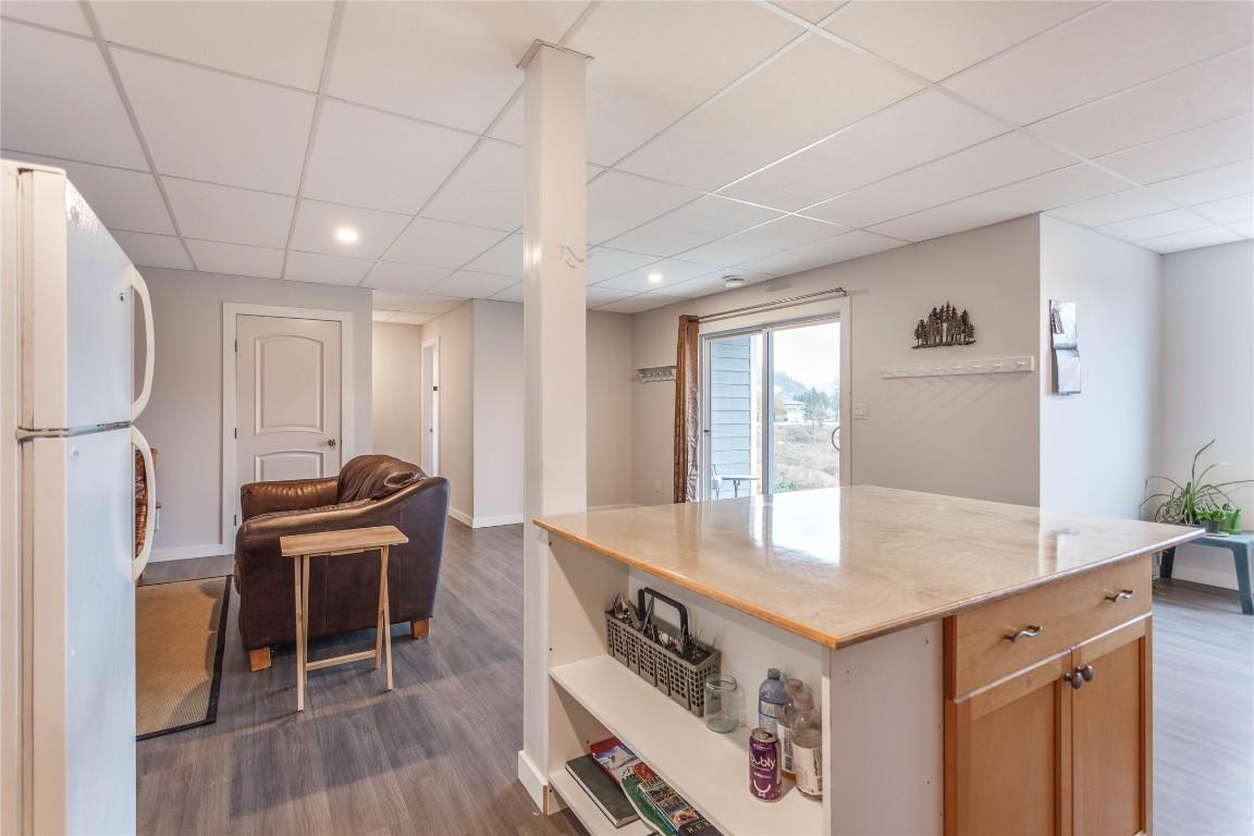 1807 Gallon Avenue, Lumby, BC - Indoor