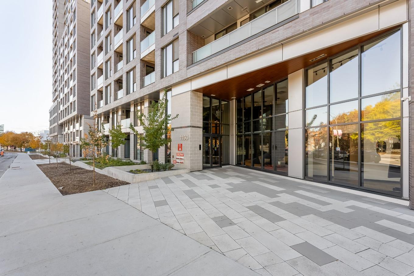Exterior entrance - 722-1150 Boul. René-Lévesque E., Montréal (Ville-Marie), QC