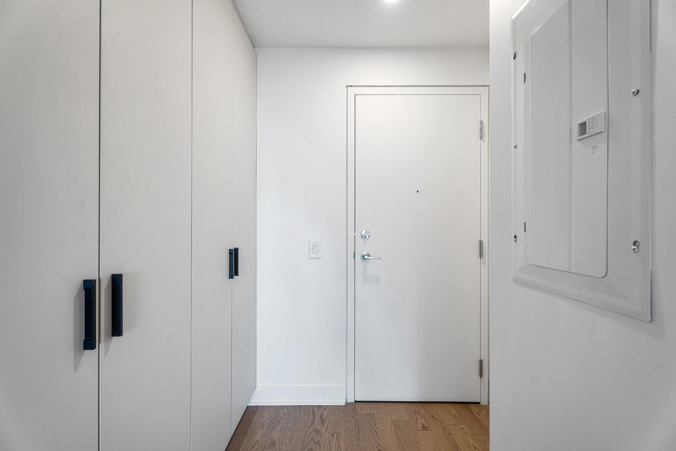 Hall - 722-1150 Boul. René-Lévesque E., Montréal (Ville-Marie), QC