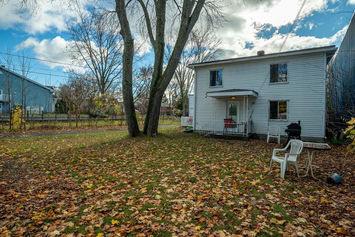 Exterior - 180 Boul. Ste-Rose, Laval (Sainte-Rose), QC - Outdoor