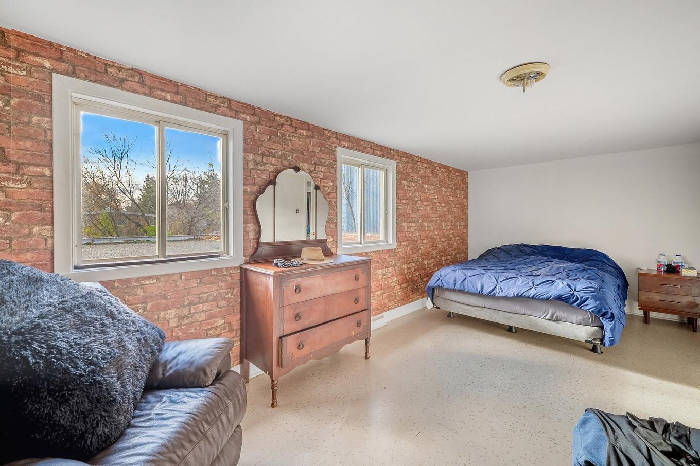 Primary bedroom - 180 Boul. Ste-Rose, Laval (Sainte-Rose), QC - Indoor Photo Showing Bedroom