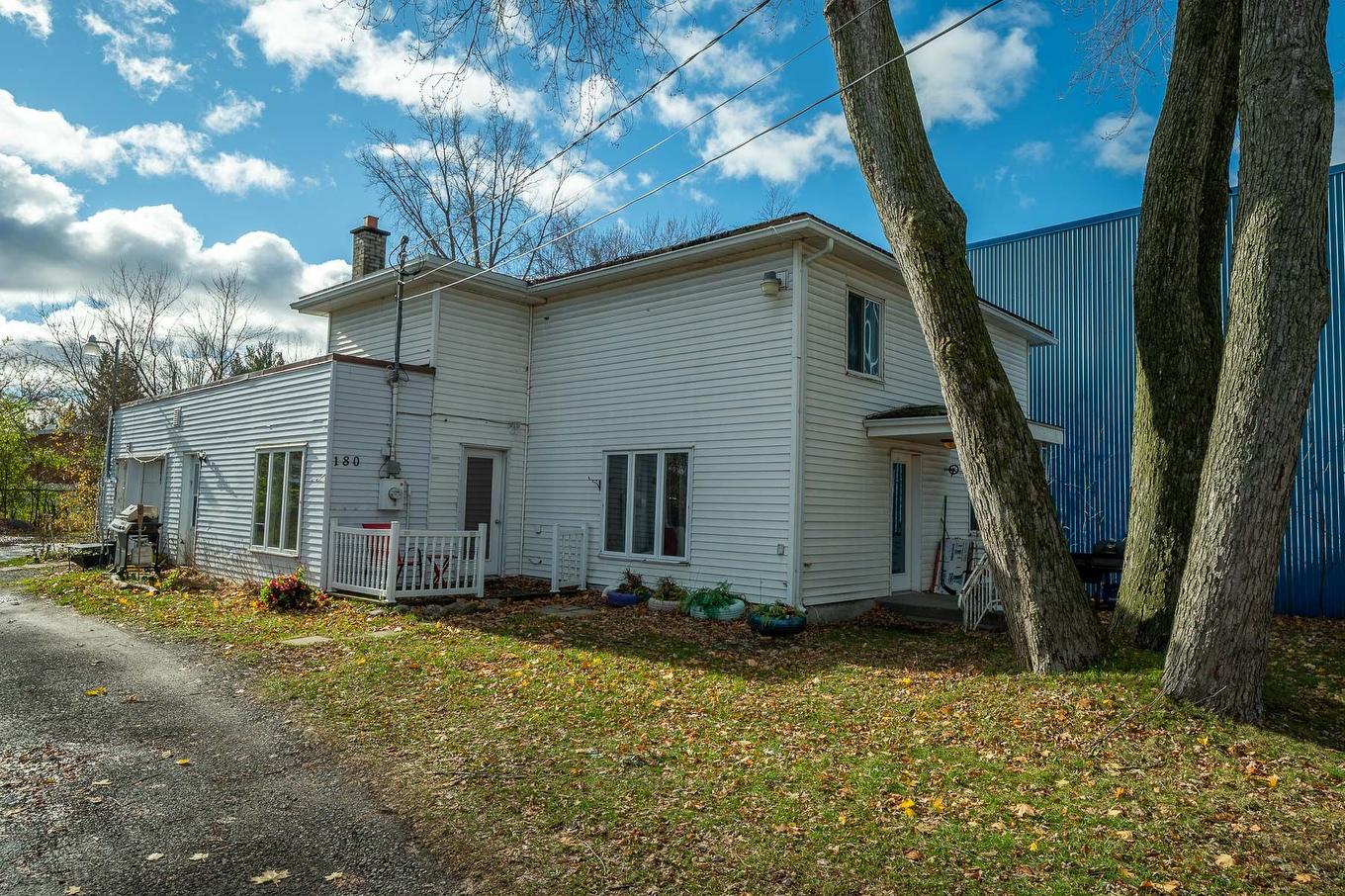 Exterior - 180 Boul. Ste-Rose, Laval (Sainte-Rose), QC - Outdoor