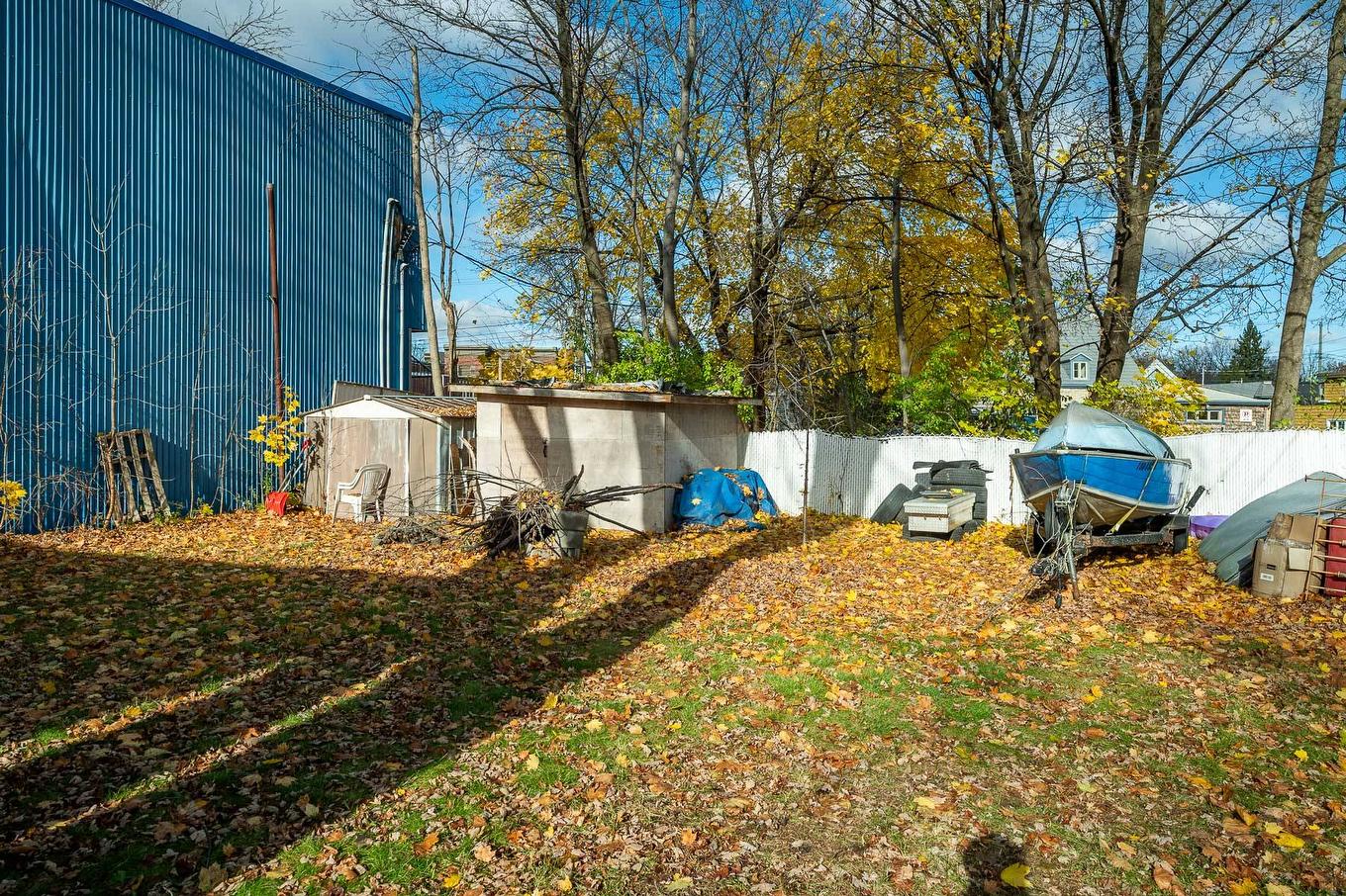 Backyard - 180 Boul. Ste-Rose, Laval (Sainte-Rose), QC - Outdoor