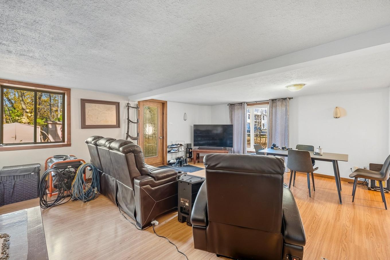 Living room - 180 Boul. Ste-Rose, Laval (Sainte-Rose), QC - Indoor