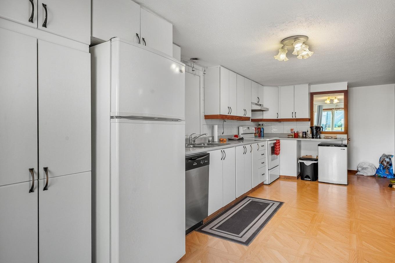 Kitchen - 180 Boul. Ste-Rose, Laval (Sainte-Rose), QC - Indoor Photo Showing Kitchen