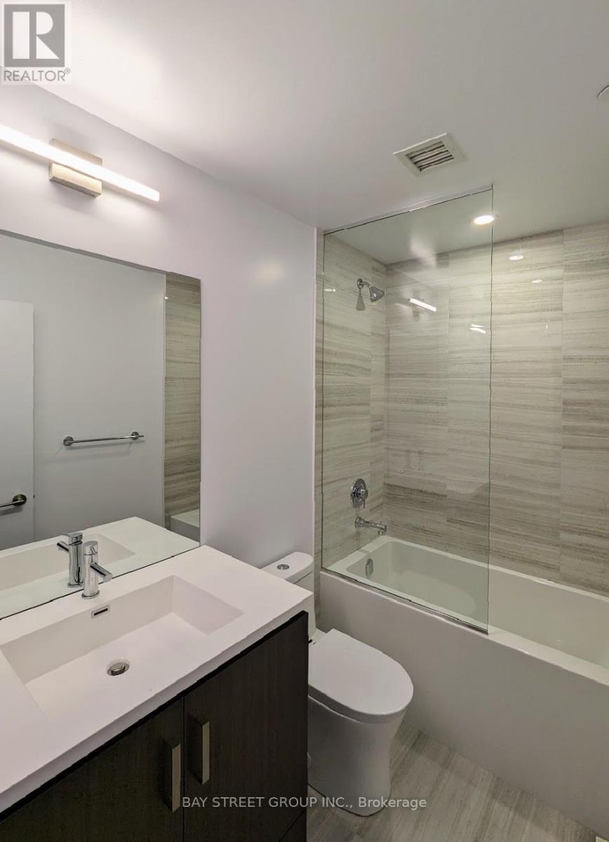 806 - 60 Honeycrisp Crescent, Vaughan, ON - Indoor Photo Showing Bathroom