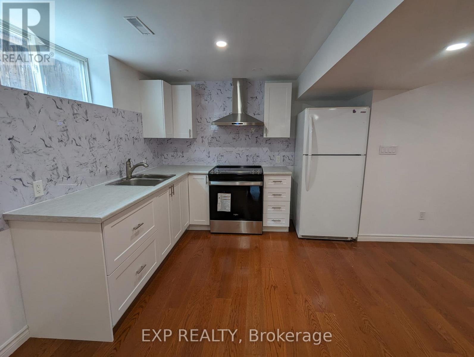 34 Danielle Crescent, Barrie, ON - Indoor Photo Showing Kitchen With Double Sink