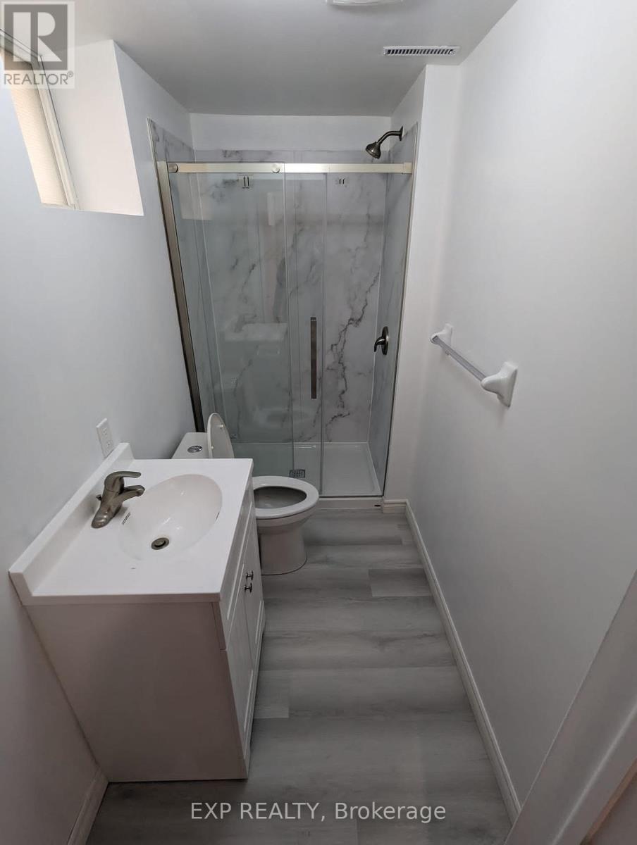 34 Danielle Crescent, Barrie, ON - Indoor Photo Showing Bathroom