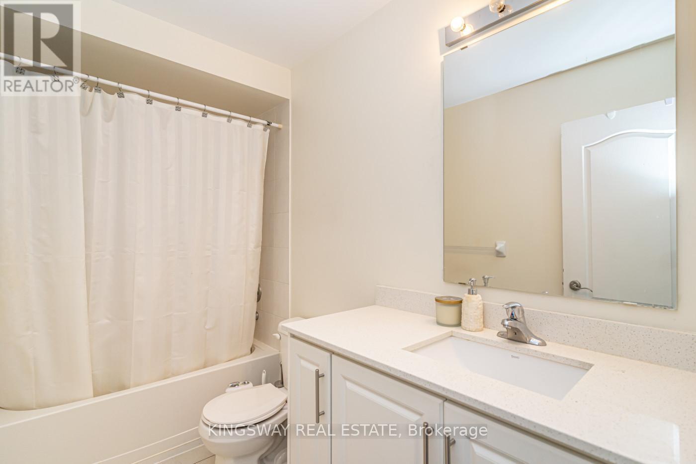 3670 Banff Court, Mississauga, ON - Indoor Photo Showing Bathroom