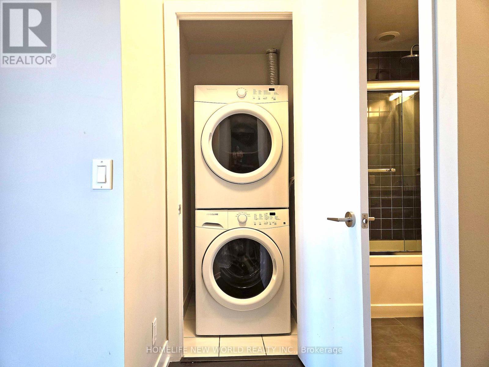 Laundry - 731 - 9471 Yonge Street, Richmond Hill, ON - Indoor Photo Showing Laundry Room