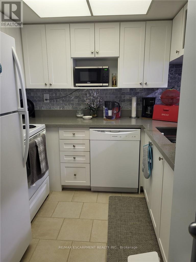 306 - 75 King Street E, Mississauga, ON - Indoor