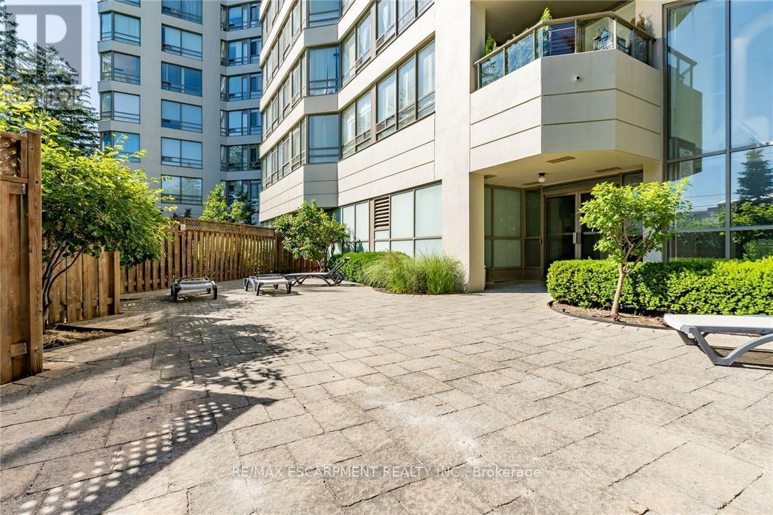 306 - 75 King Street E, Mississauga, ON - Outdoor