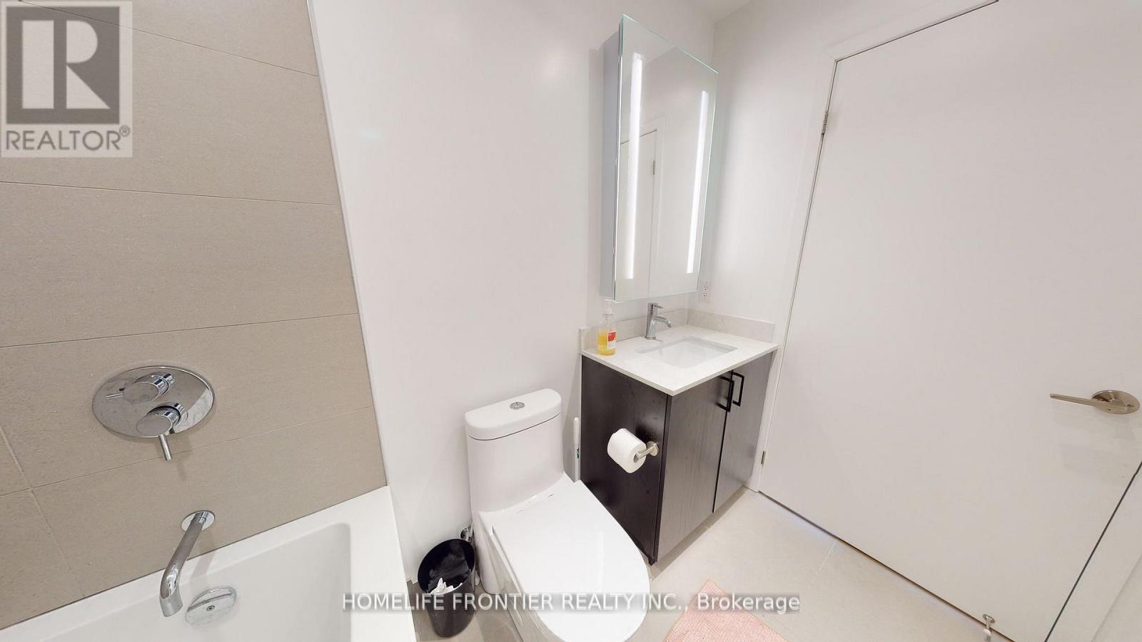 717 - 135 East Liberty Street, Toronto, ON - Indoor Photo Showing Bathroom