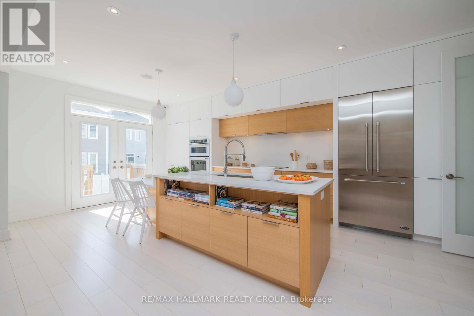 106 Hackamore Crescent, Ottawa, ON - Indoor Photo Showing Kitchen