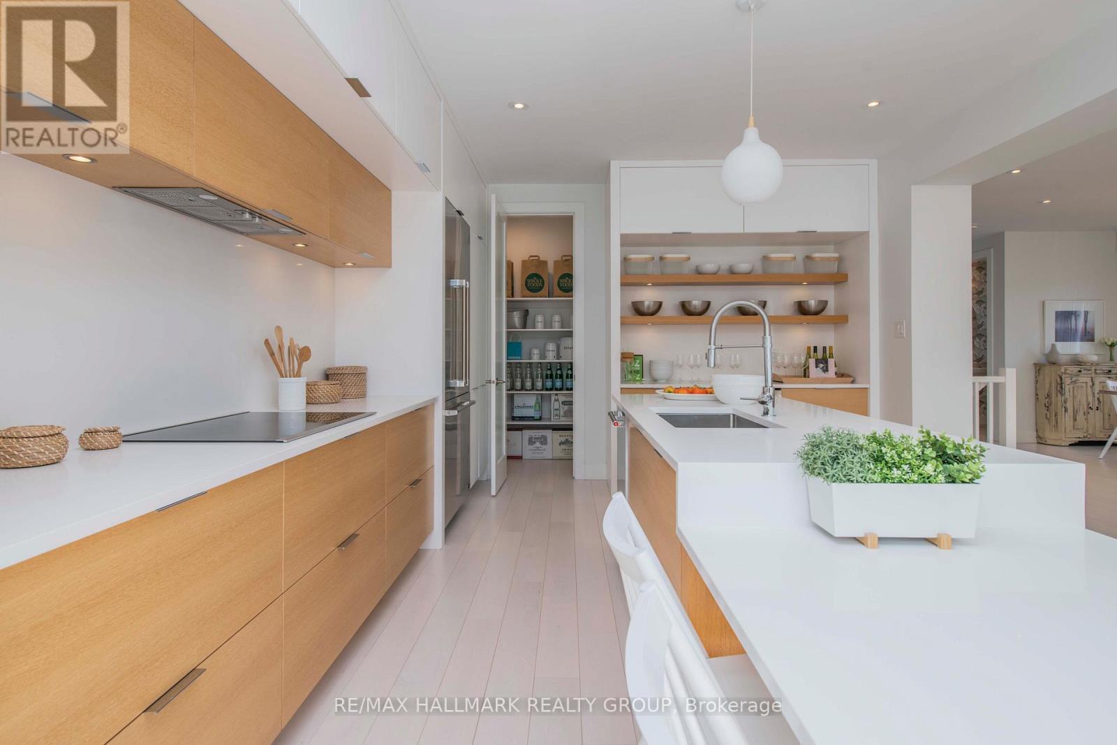 106 Hackamore Crescent, Ottawa, ON - Indoor Photo Showing Kitchen