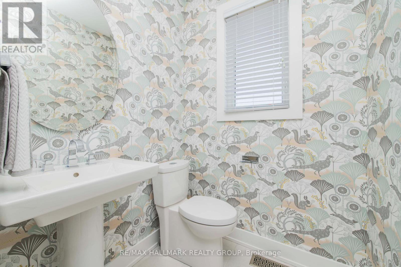 106 Hackamore Crescent, Ottawa, ON - Indoor Photo Showing Bathroom
