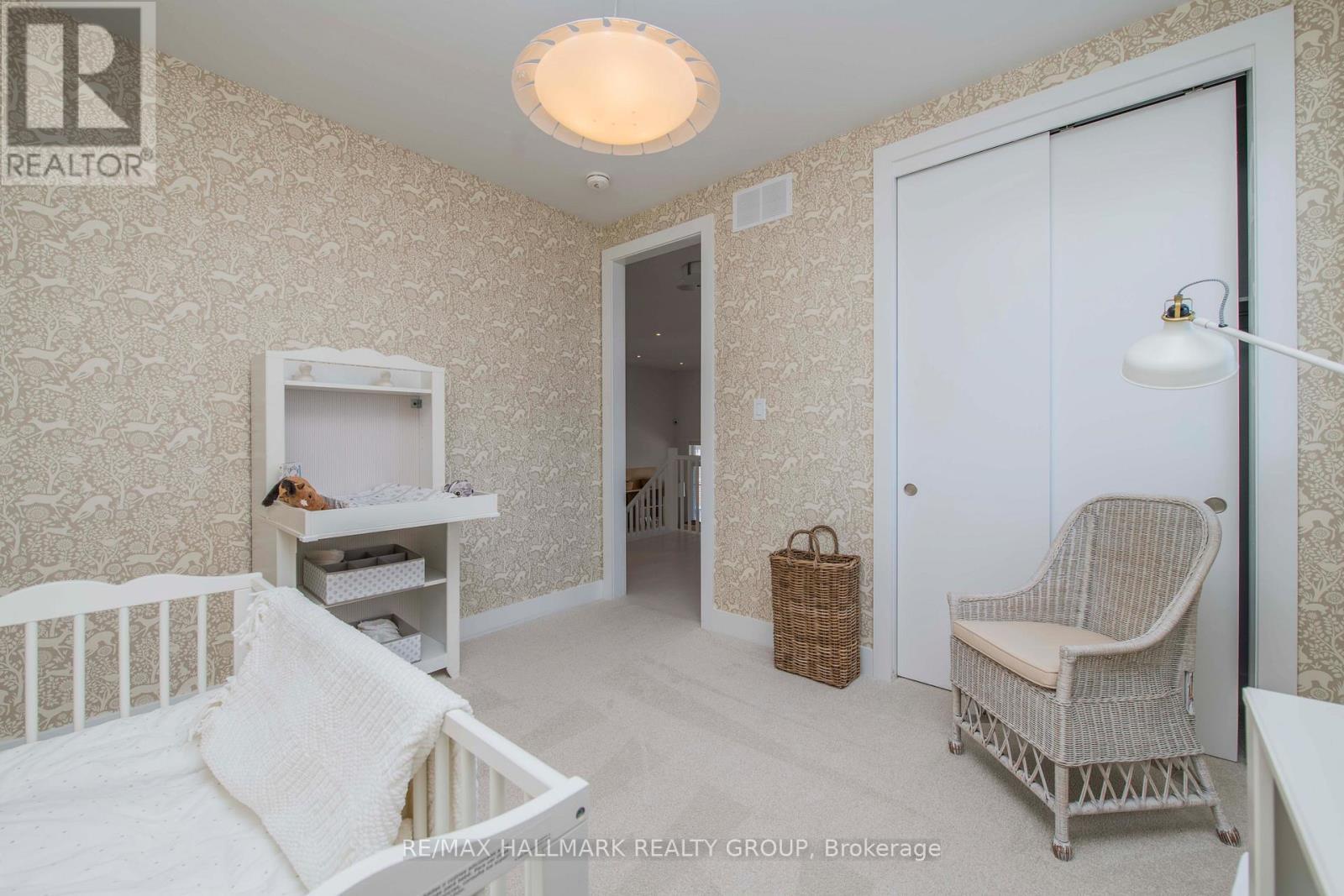 106 Hackamore Crescent, Ottawa, ON - Indoor Photo Showing Bedroom