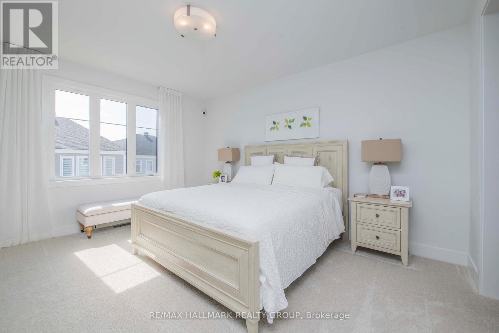 106 Hackamore Crescent, Ottawa, ON - Indoor Photo Showing Bedroom