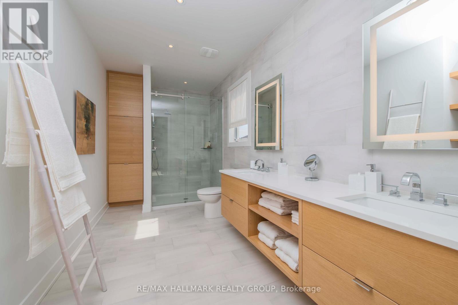 106 Hackamore Crescent, Ottawa, ON - Indoor Photo Showing Bathroom