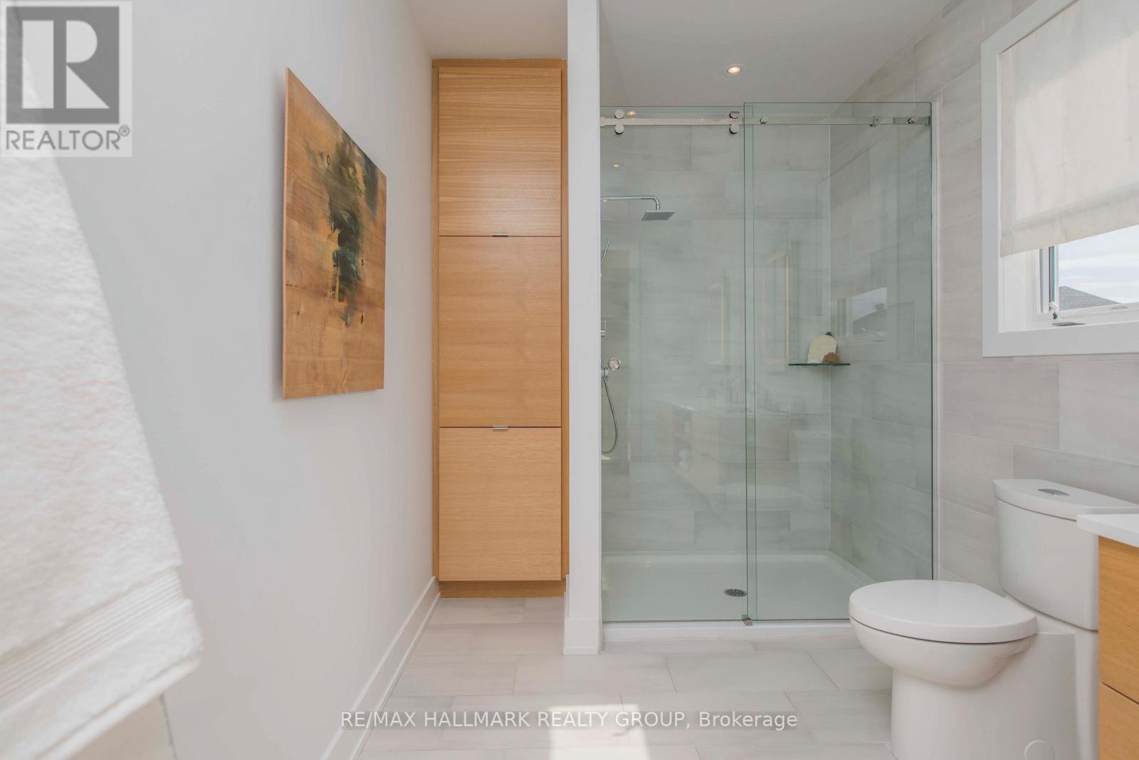 106 Hackamore Crescent, Ottawa, ON - Indoor Photo Showing Bathroom