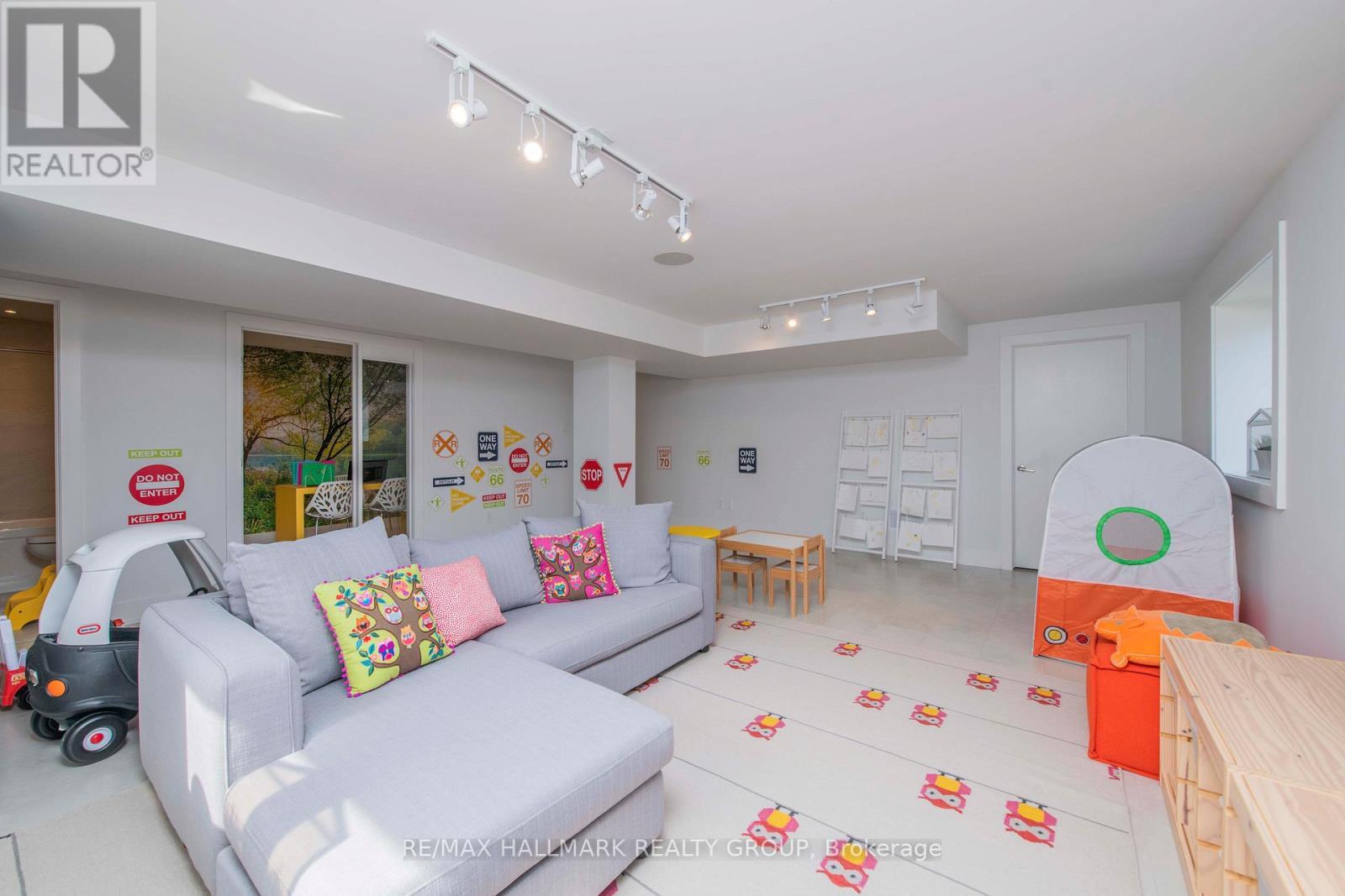 106 Hackamore Crescent, Ottawa, ON - Indoor