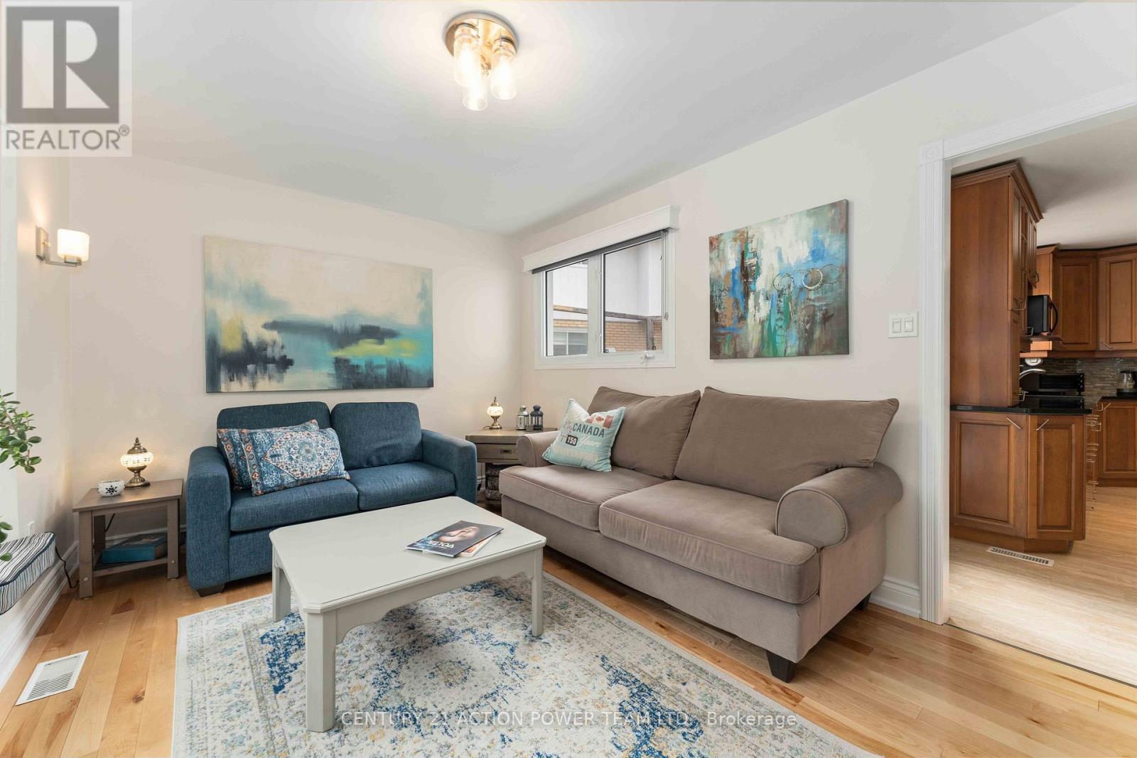 594 Noble Crescent, Ottawa, ON - Indoor Photo Showing Living Room