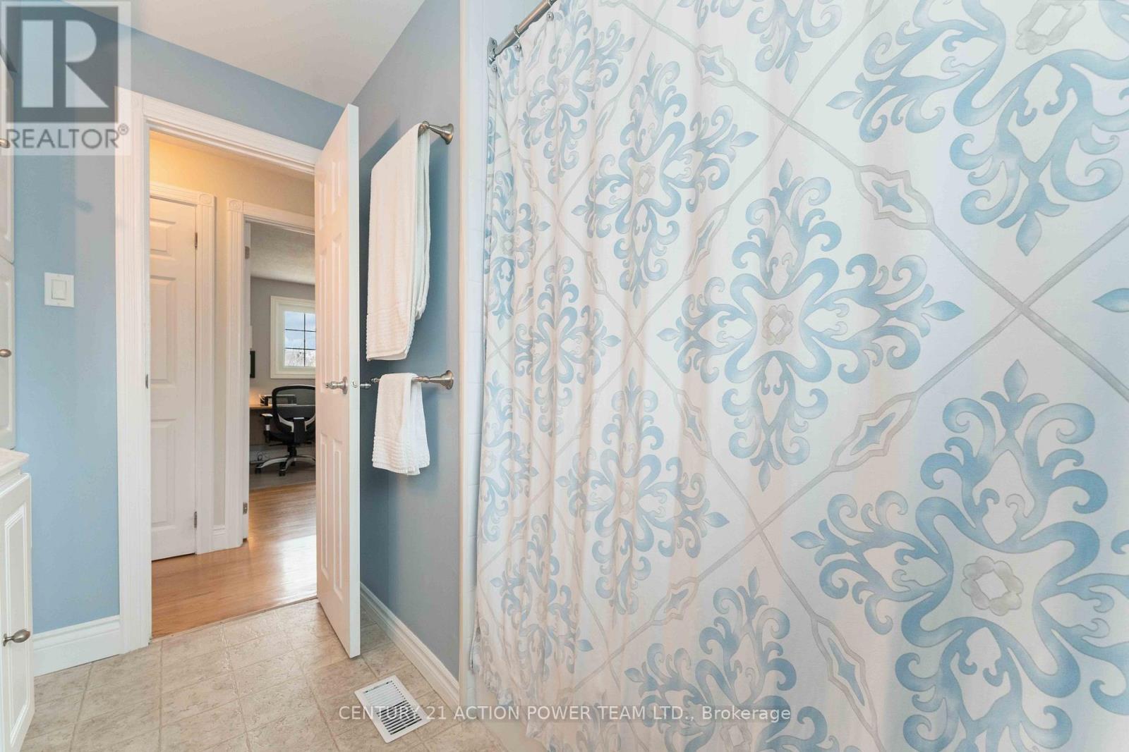 594 Noble Crescent, Ottawa, ON - Indoor