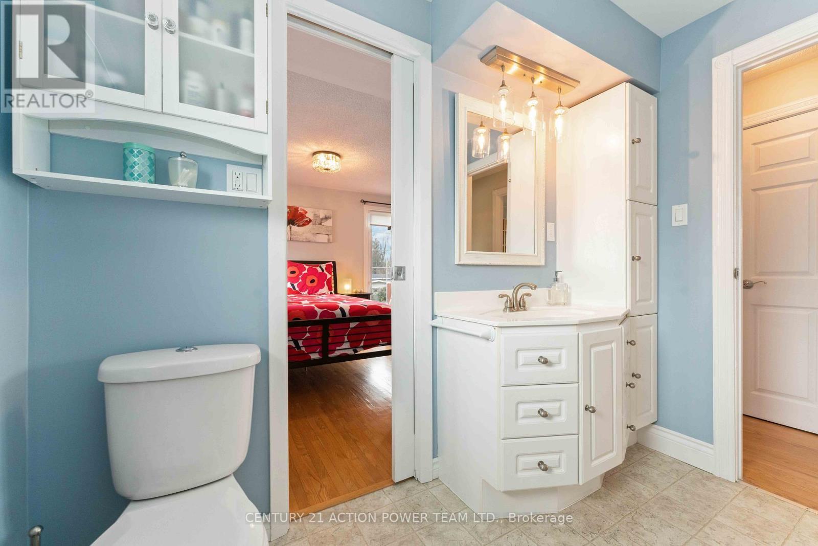 594 Noble Crescent, Ottawa, ON - Indoor Photo Showing Bathroom