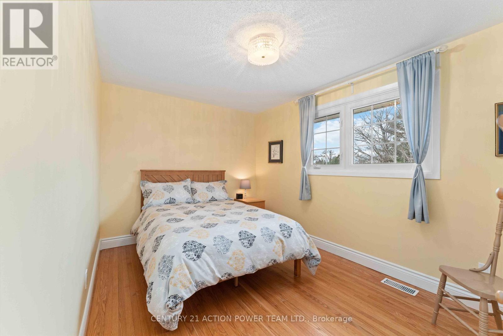 594 Noble Crescent, Ottawa, ON - Indoor Photo Showing Bedroom
