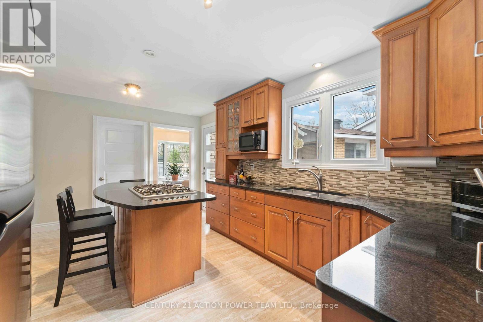 594 Noble Crescent, Ottawa, ON - Indoor Photo Showing Kitchen With Double Sink