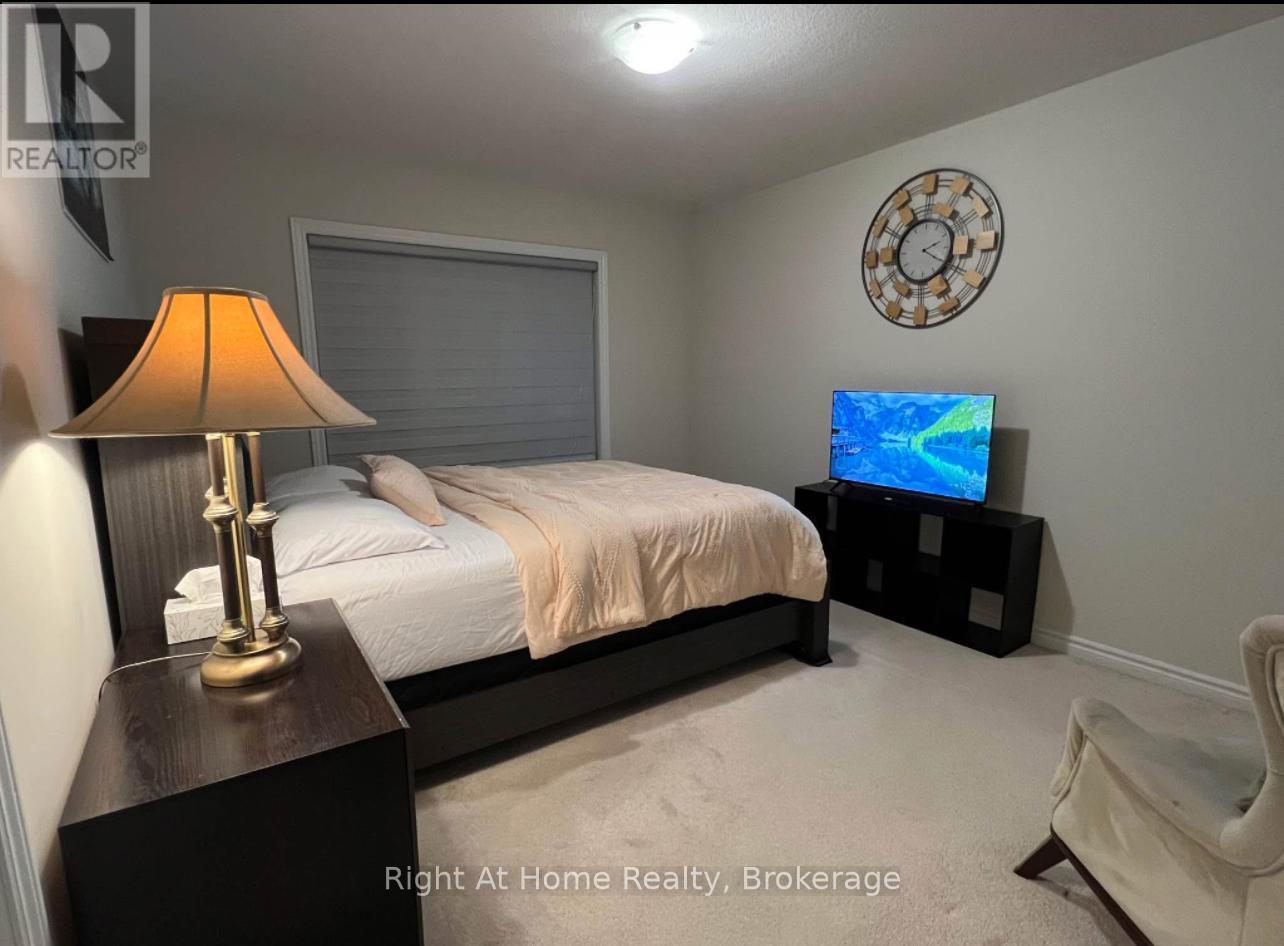 2Nd Master Suite - 54 Pace Avenue, Brantford, ON - Indoor Photo Showing Bedroom