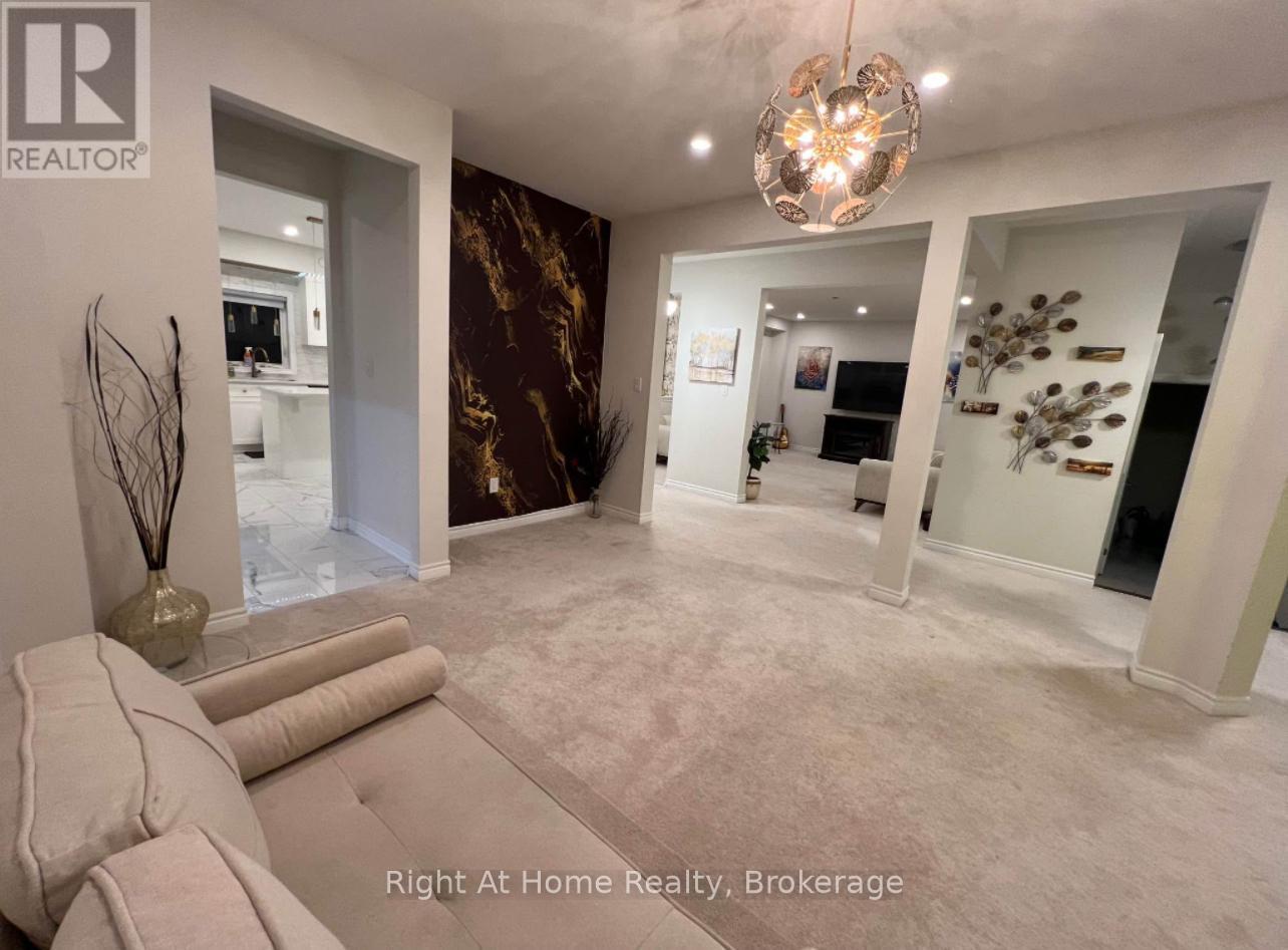 2Nd Master Suite - 54 Pace Avenue, Brantford, ON - Indoor Photo Showing Other Room