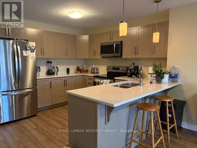 114 Dowdall Circle, Carleton Place, ON - Indoor Photo Showing Kitchen With Double Sink