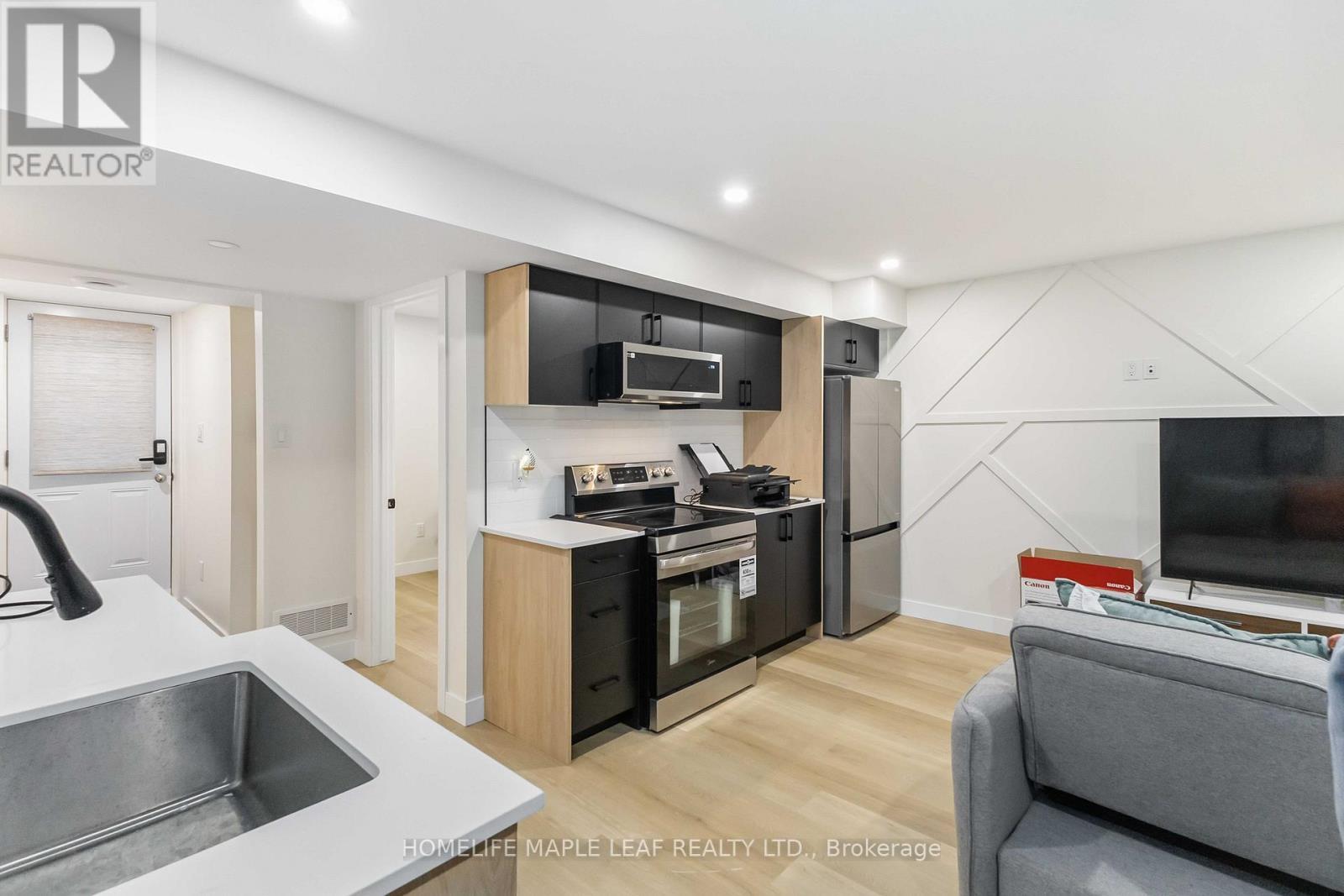 1576 Dylan Street E, London East, ON - Indoor Photo Showing Kitchen