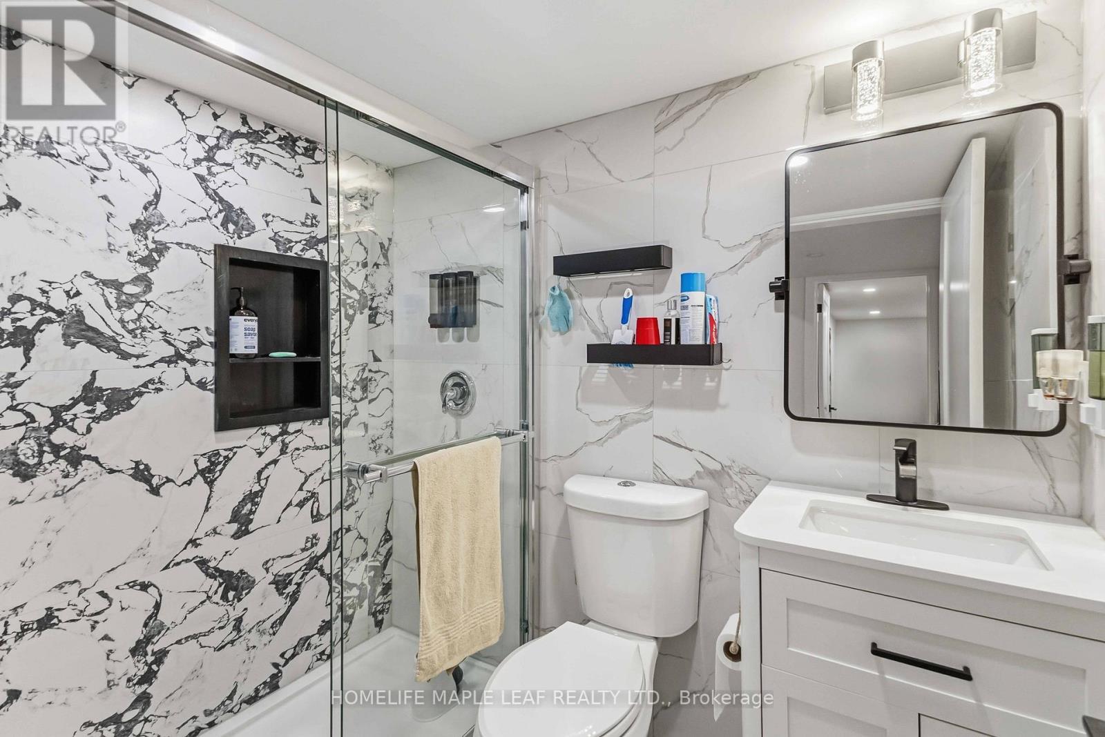 1576 Dylan Street E, London East, ON - Indoor Photo Showing Bathroom