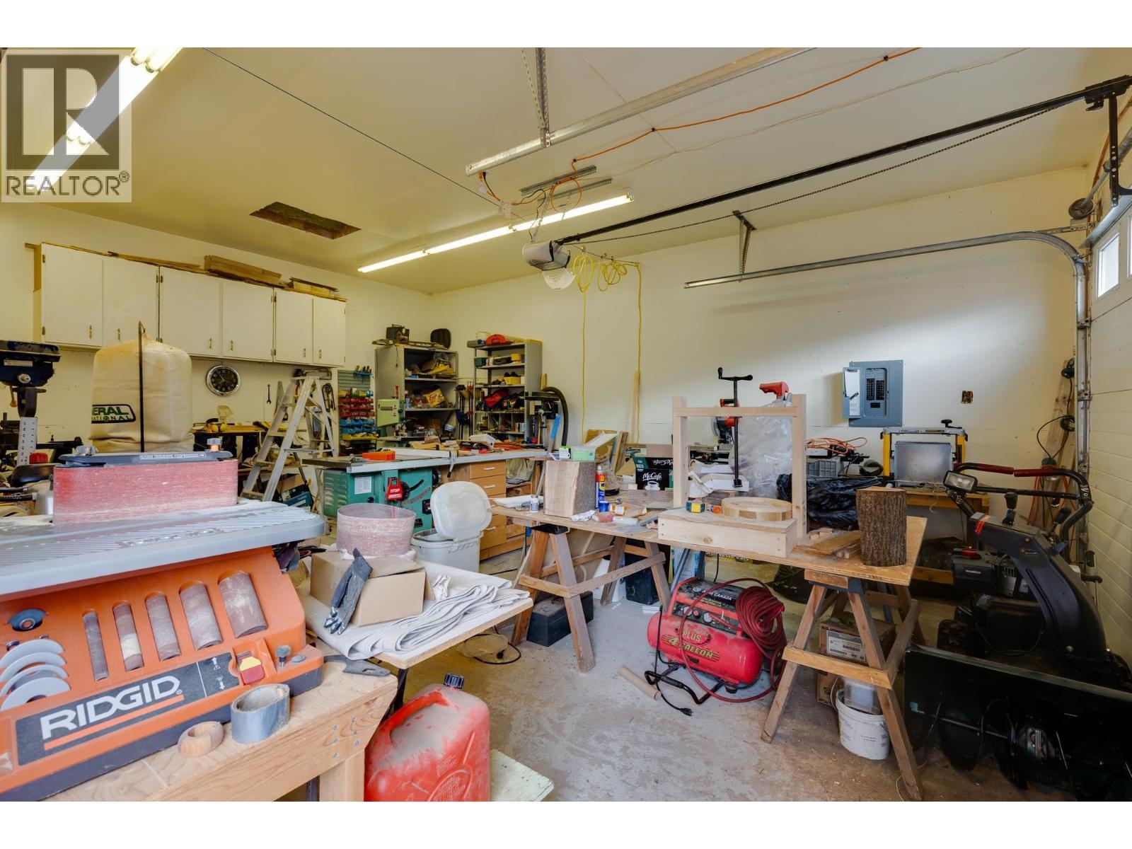 7779 Piedmont Crescent, Prince George, BC - Indoor Photo Showing Garage