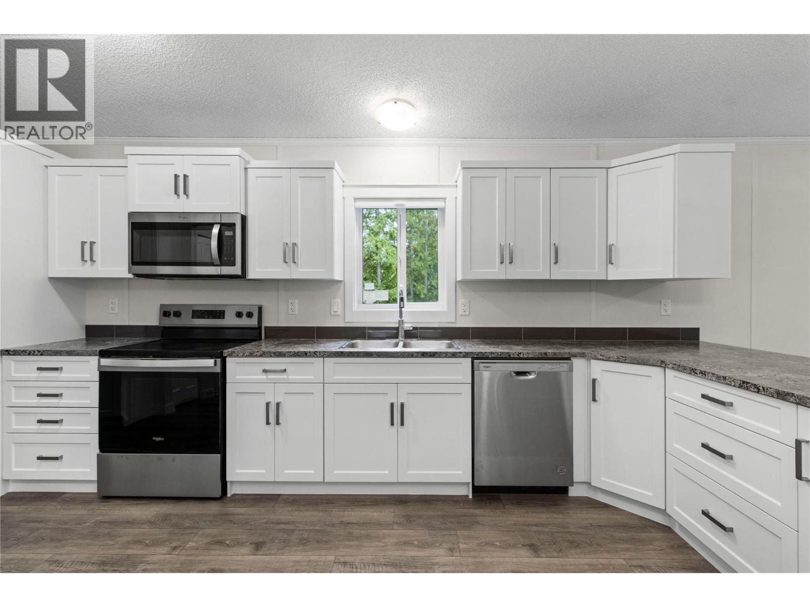 5161 63Rd Avenue Ne Unit# 31, Salmon Arm, BC