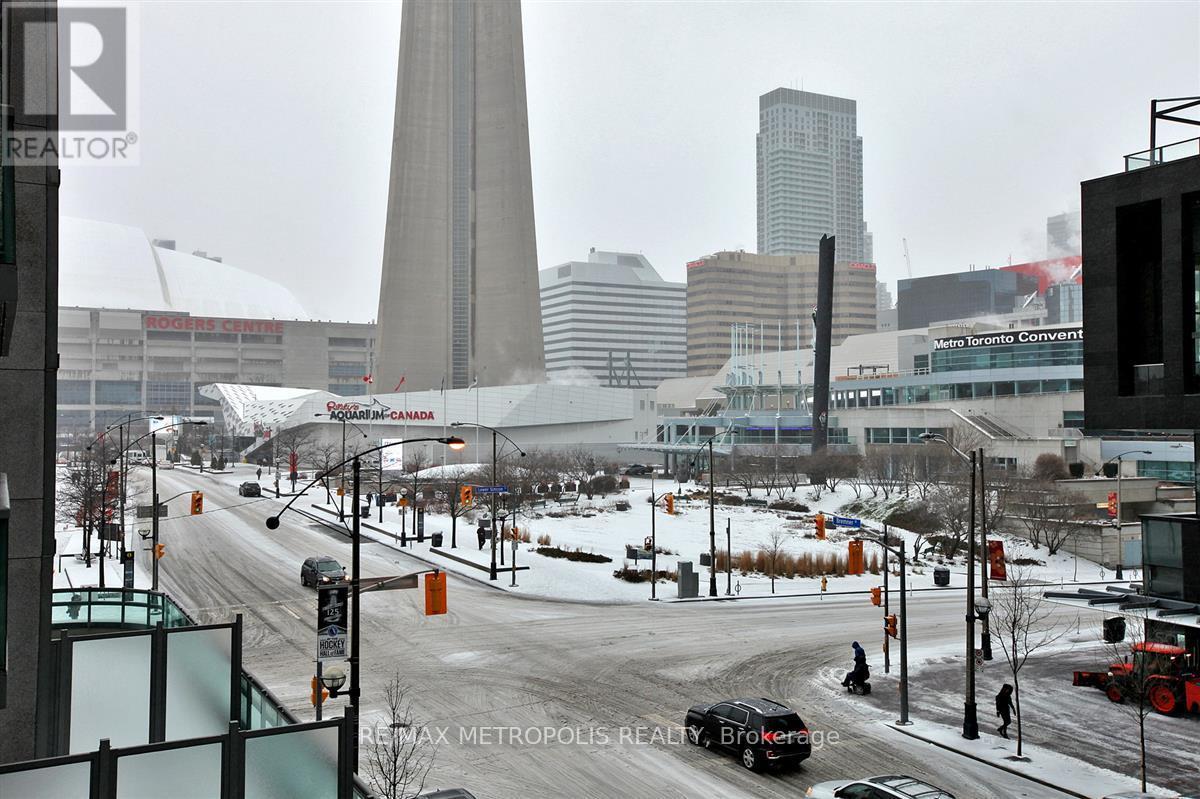 321 - 51 Lower Simcoe Street, Toronto, ON - Outdoor